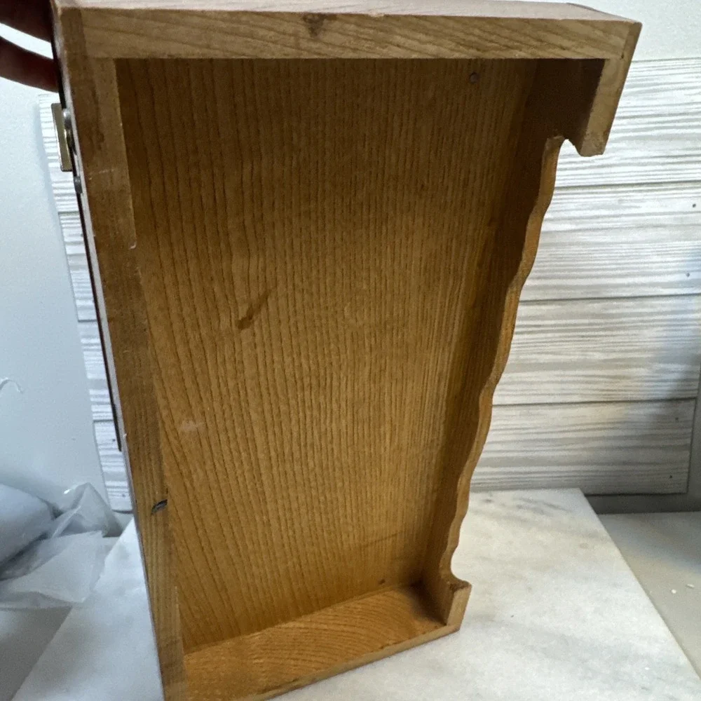 Wooden Flip Top Jewelry / Music Box With Red Felt Lined Interior Toyo Music